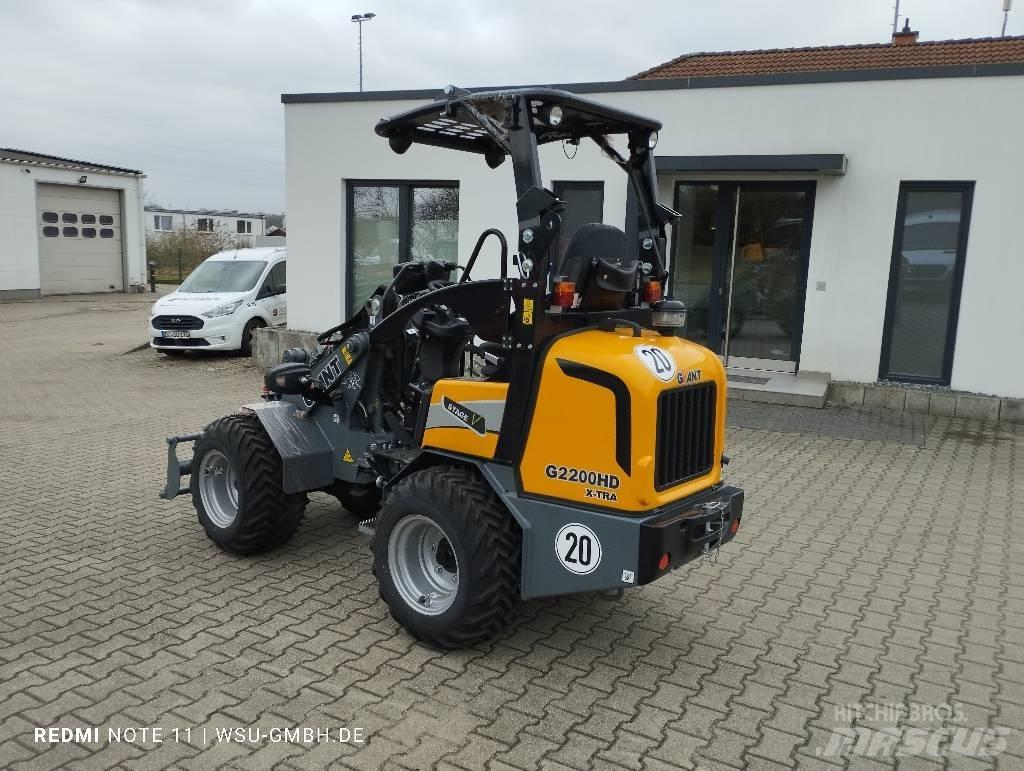 GiANT G2200 Xtra HD Front loaders and diggers