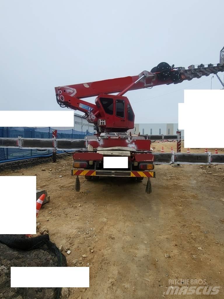 Horyong SKY4504 Truck mounted platforms