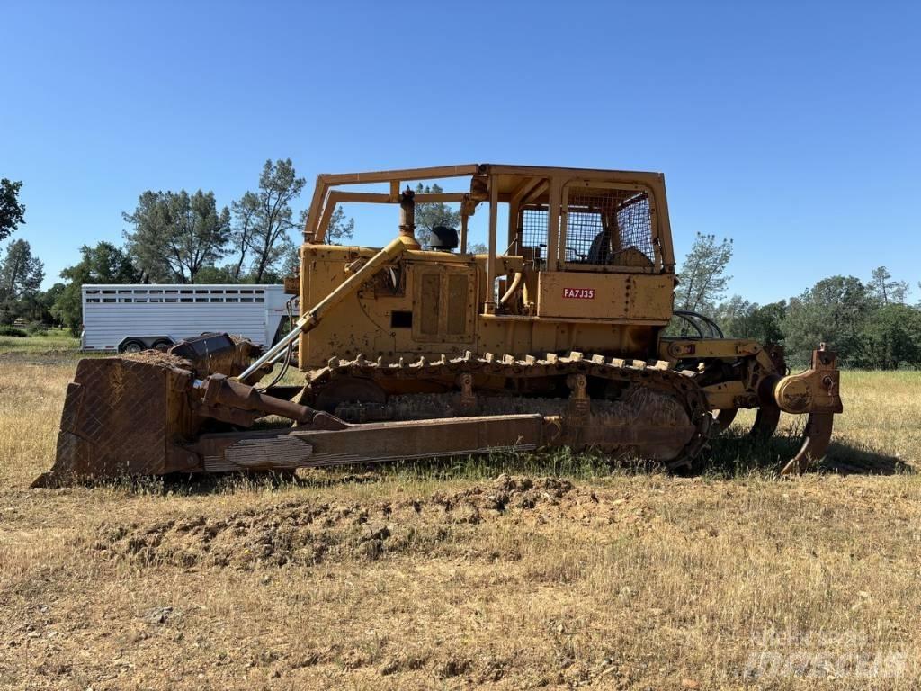 Komatsu D 85-12 Crawler dozers