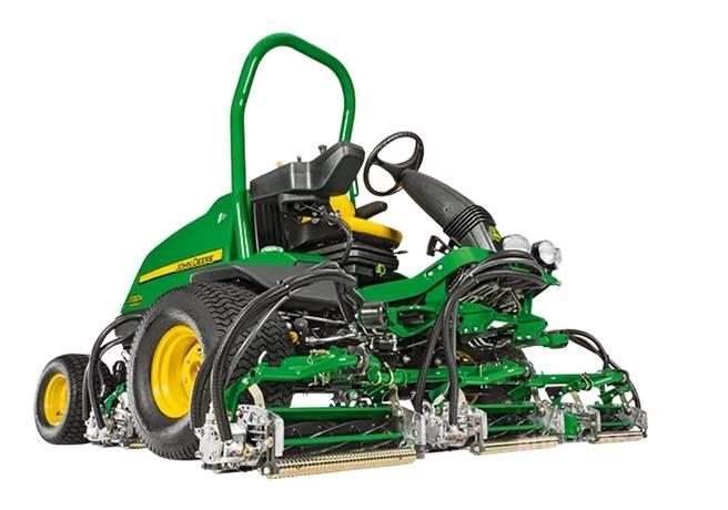 John Deere 7700 Fairway mowers