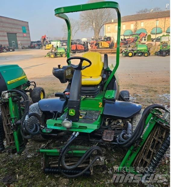 John Deere 7700 Fairway mowers