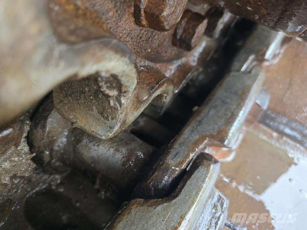 Hitachi ZX 210 Crawler excavators