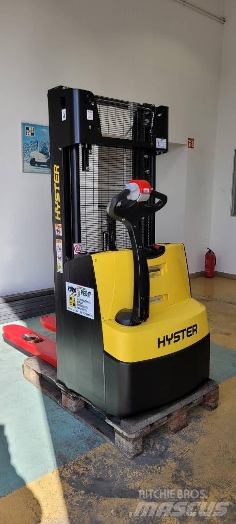 Hyster S 1.0 Pedestrian stacker