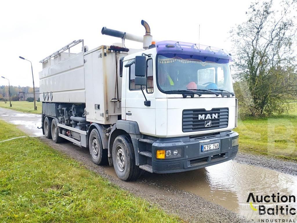 MAN T 46 Commercial vehicle
