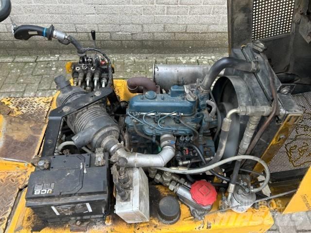 GiANT D 261S Mini loaders