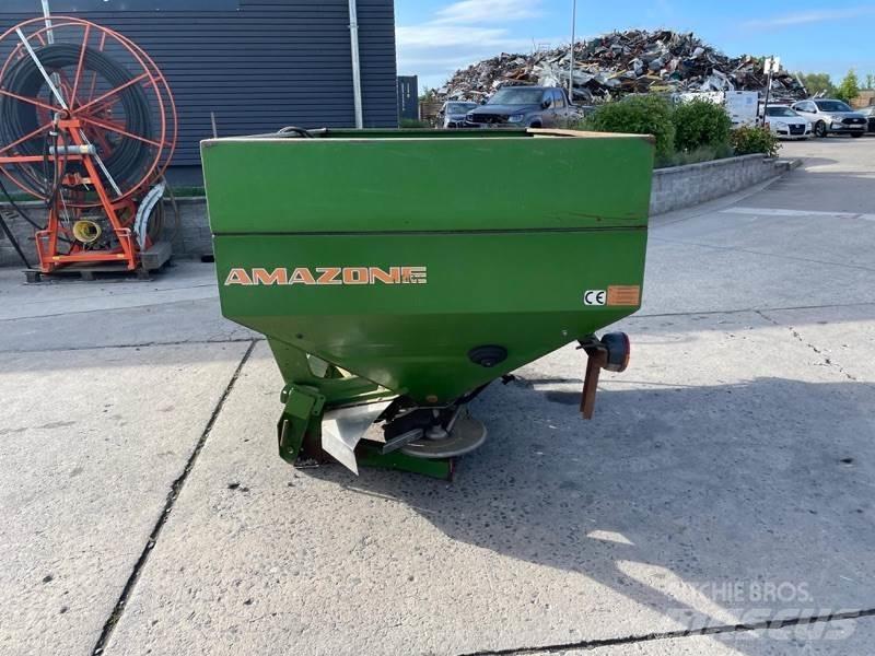 Amazone ZA-M Max Mineral spreaders