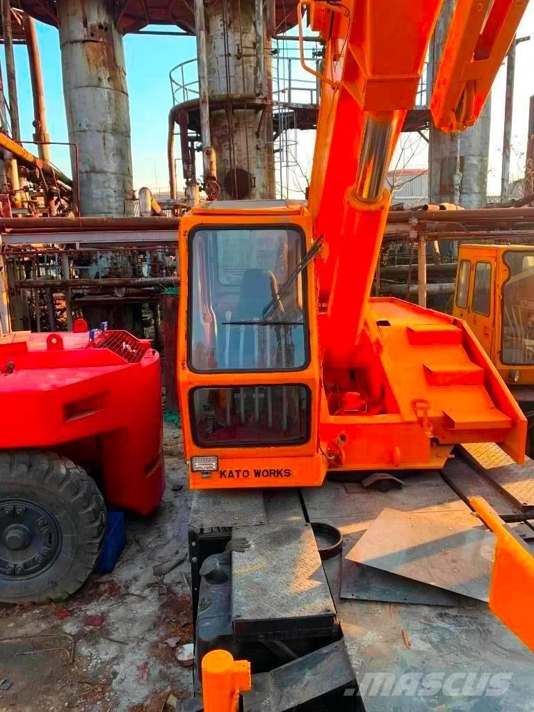 Kato NK 250 E All terrain cranes