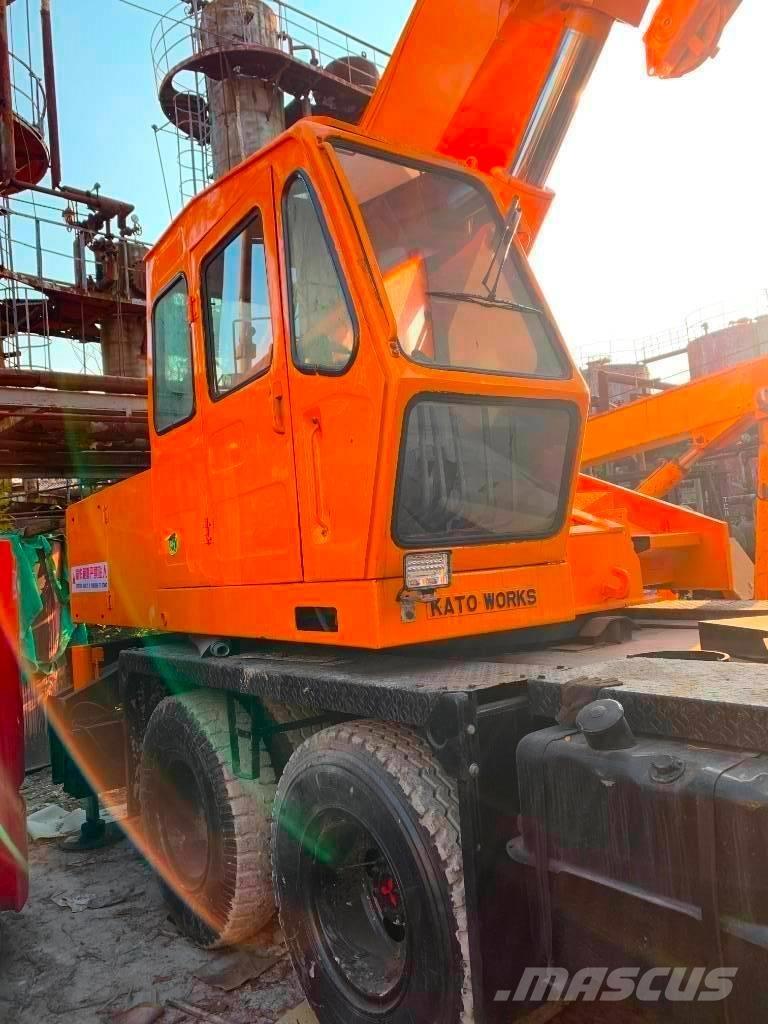 Kato NK 250 E All terrain cranes