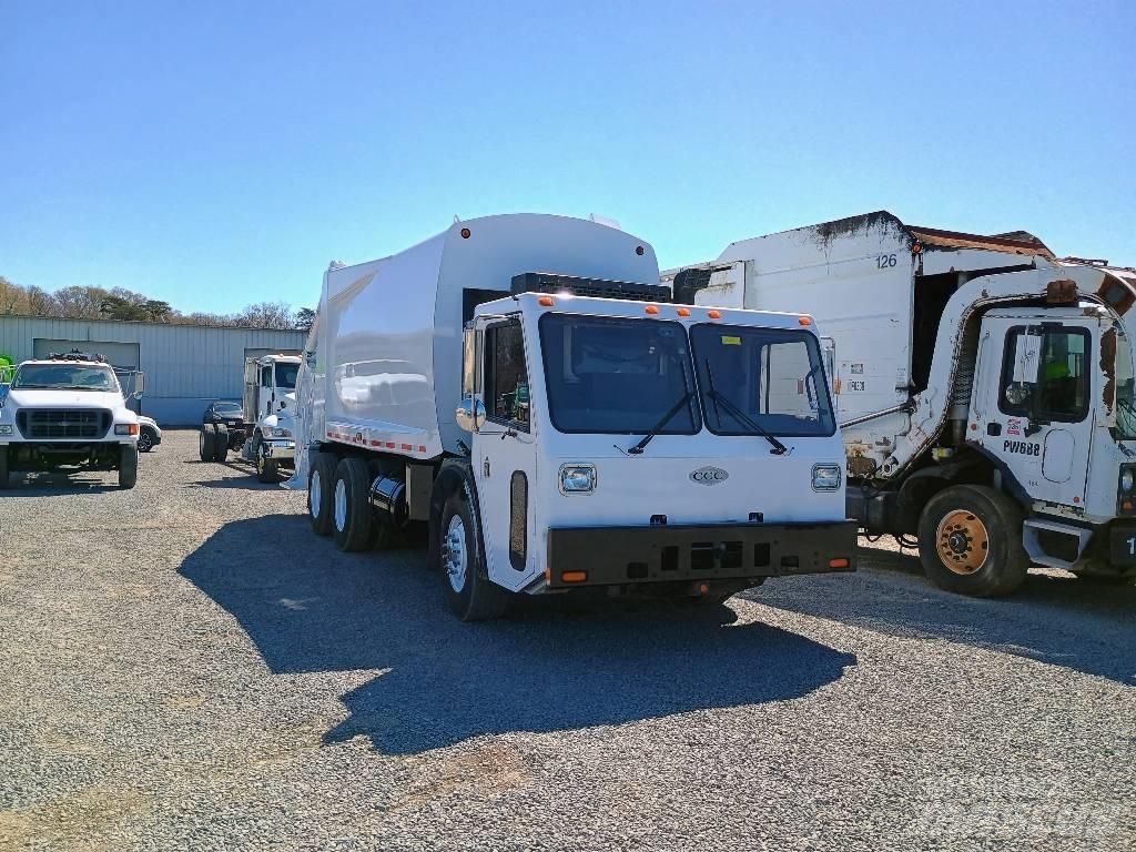  2011 Crane Carrier Waste trucks