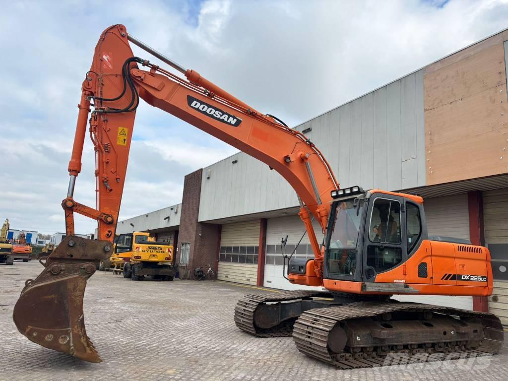 Doosan DX 225 LC Crawler excavators