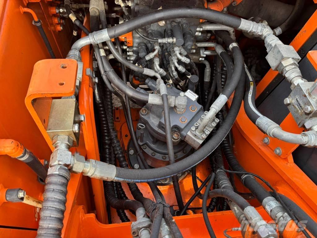 Doosan DX 225 LC Crawler excavators