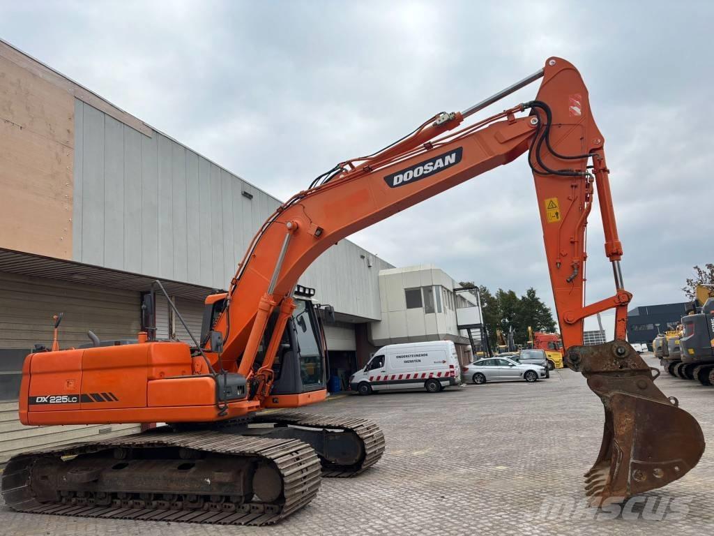 Doosan DX 225 LC Crawler excavators