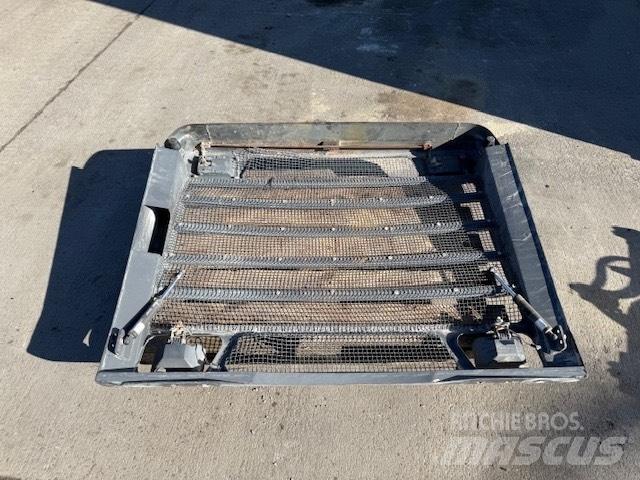 Doosan DL 400 OSŁONA Chassis and suspension