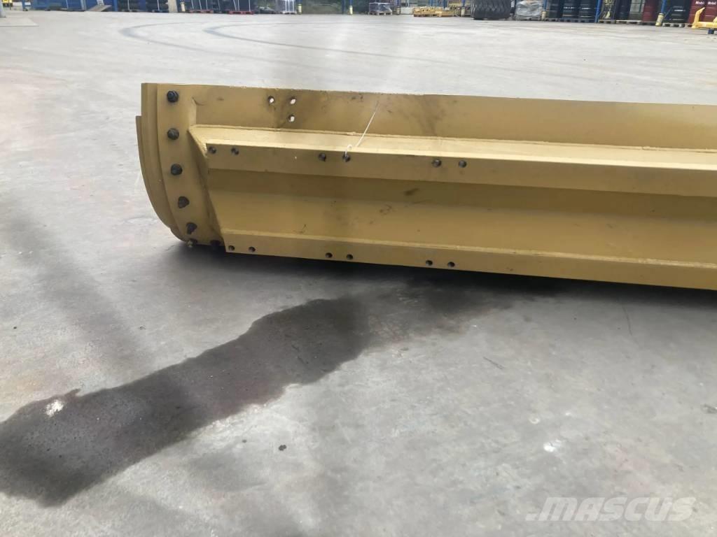 CAT 140M2 Moldboard Blades