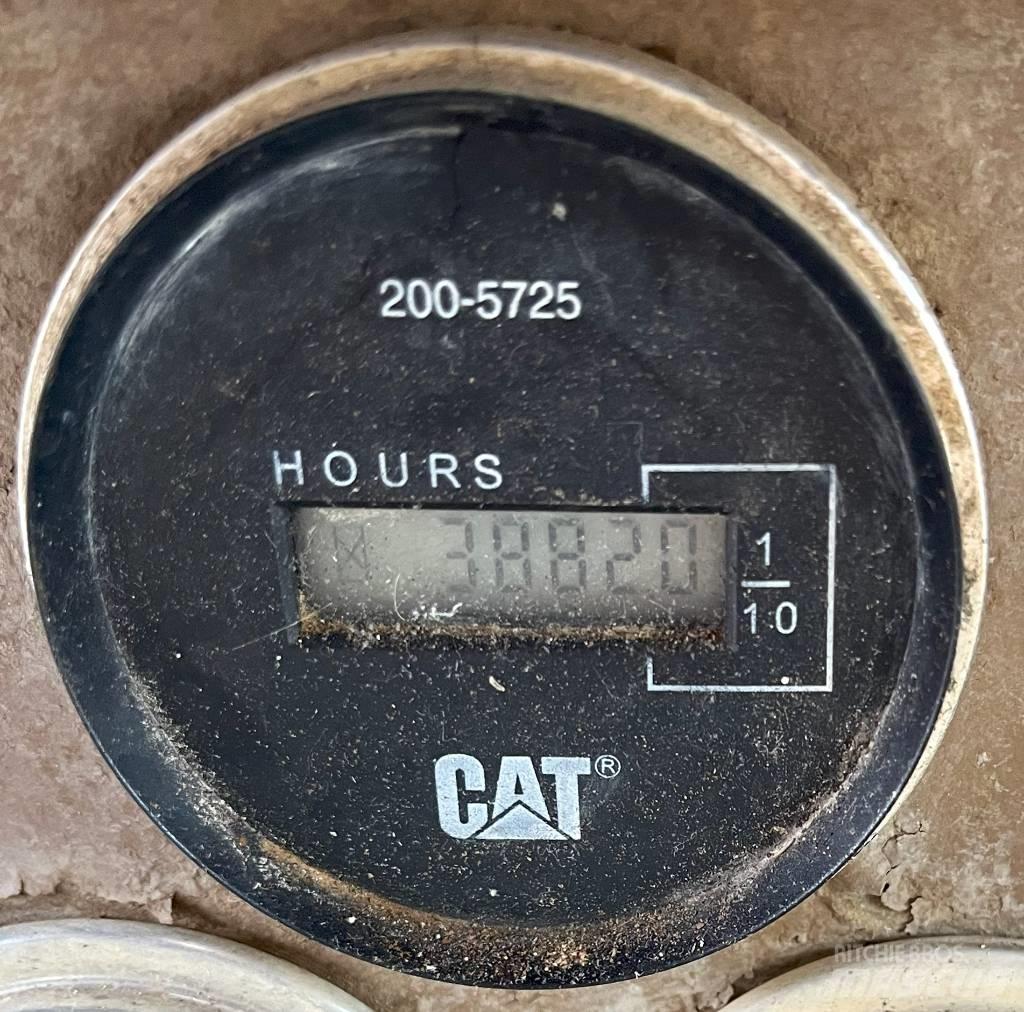 CAT 773 B Water bowser