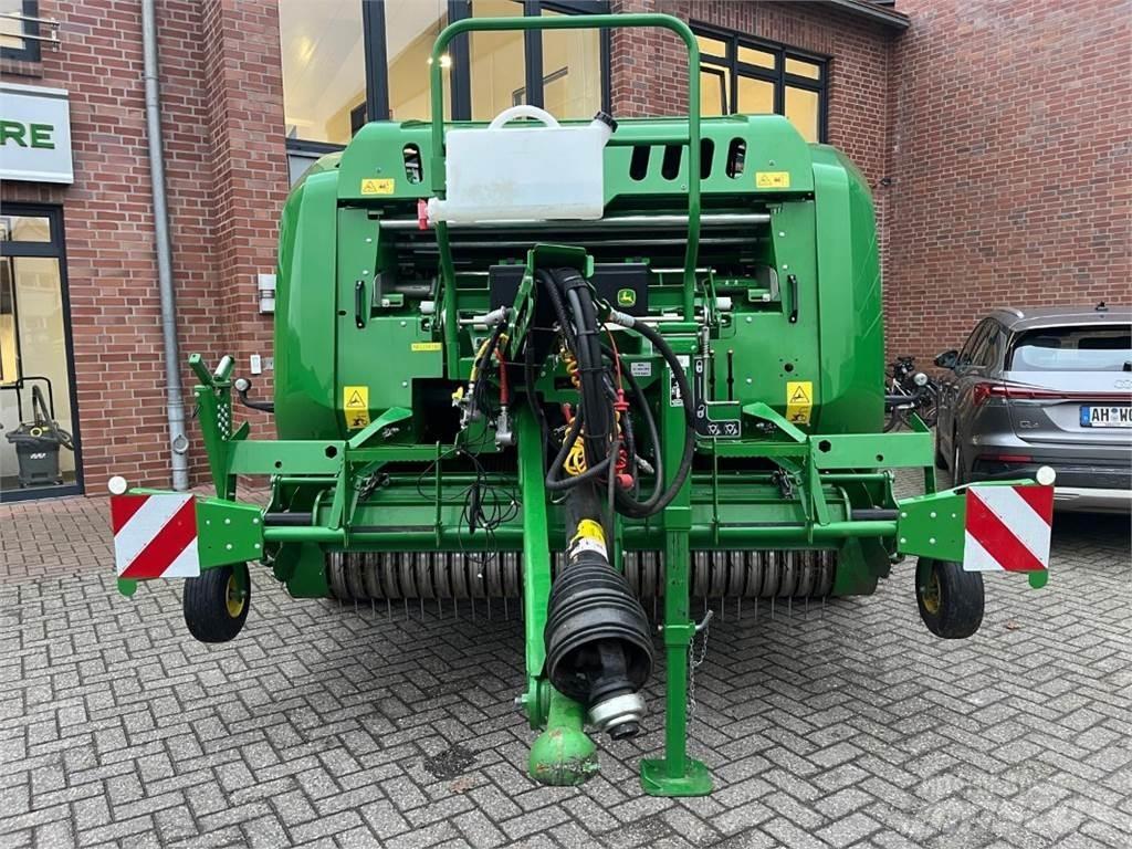 John Deere C441R Farm machinery