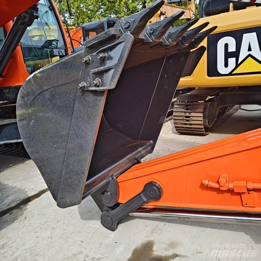 Doosan DX 225 Crawler excavators