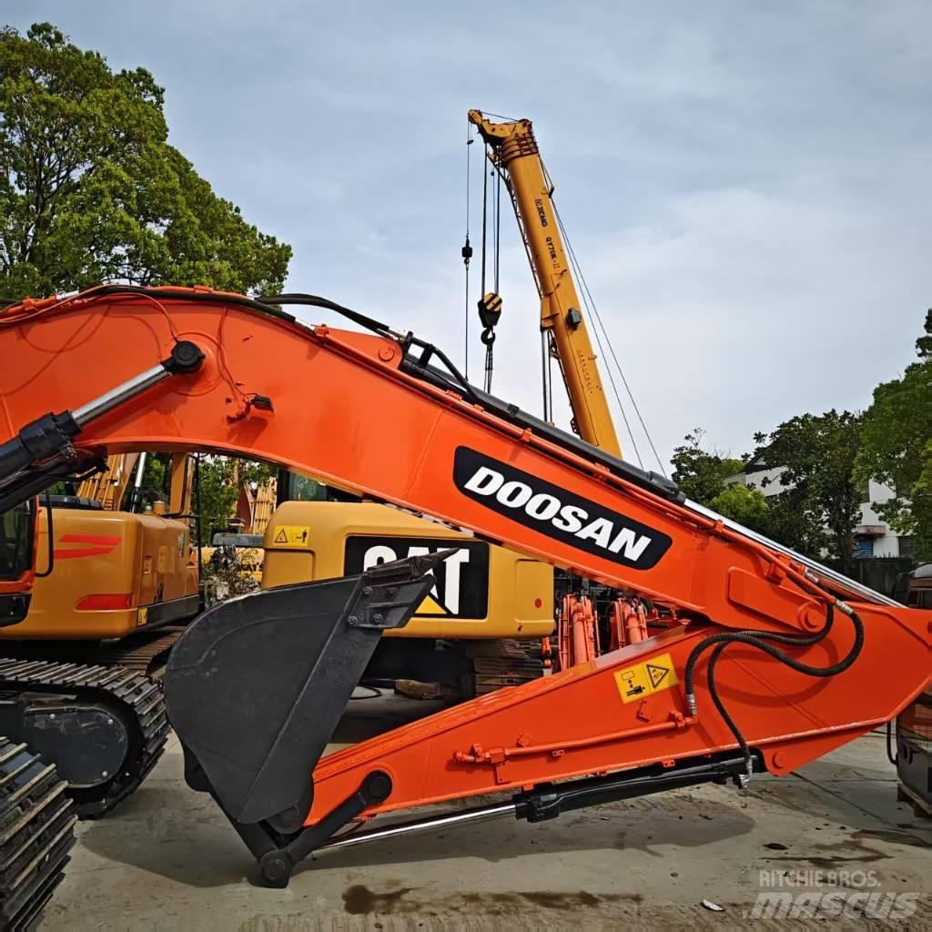 Doosan DX 225 Crawler excavators