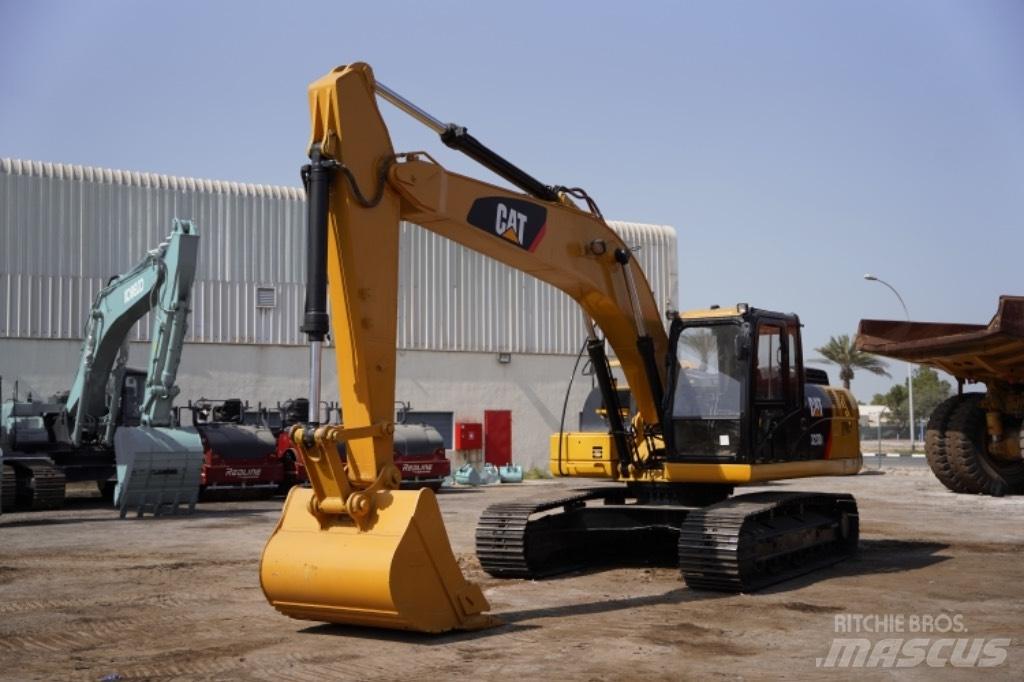 CAT 323D3 Wheeled excavators