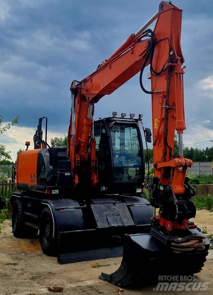 Hitachi 140W Wheeled excavators