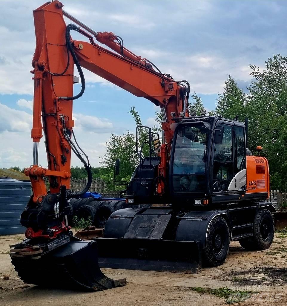 Hitachi 140W Wheeled excavators