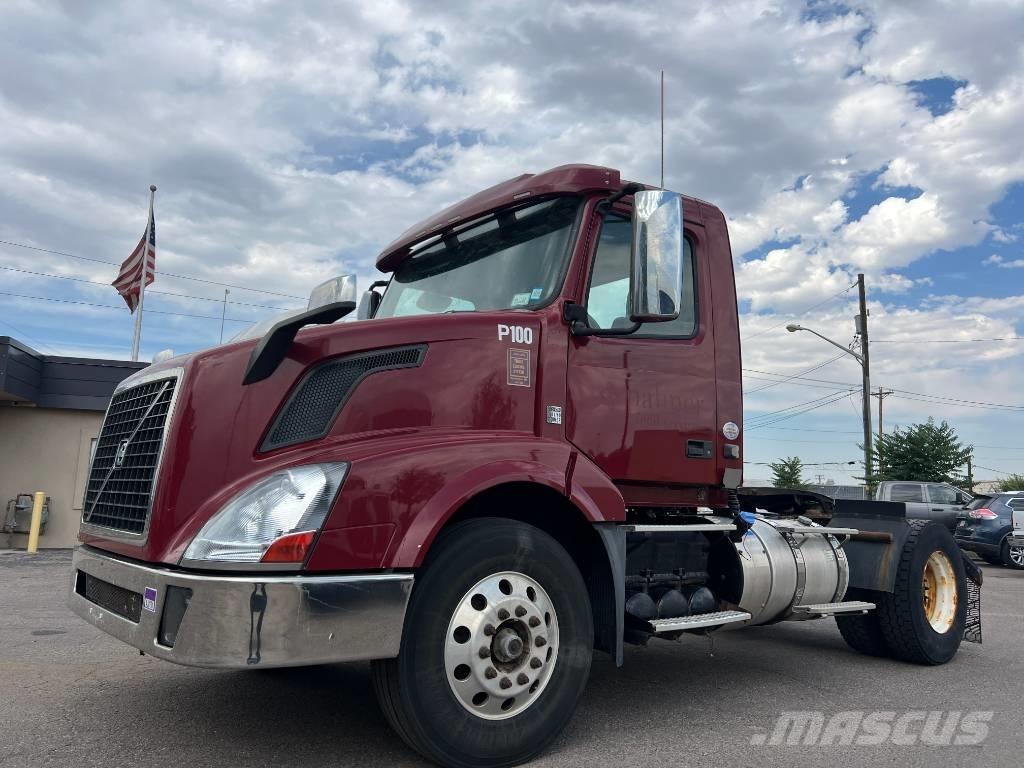 Volvo VNL 42 T300 Prime Movers
