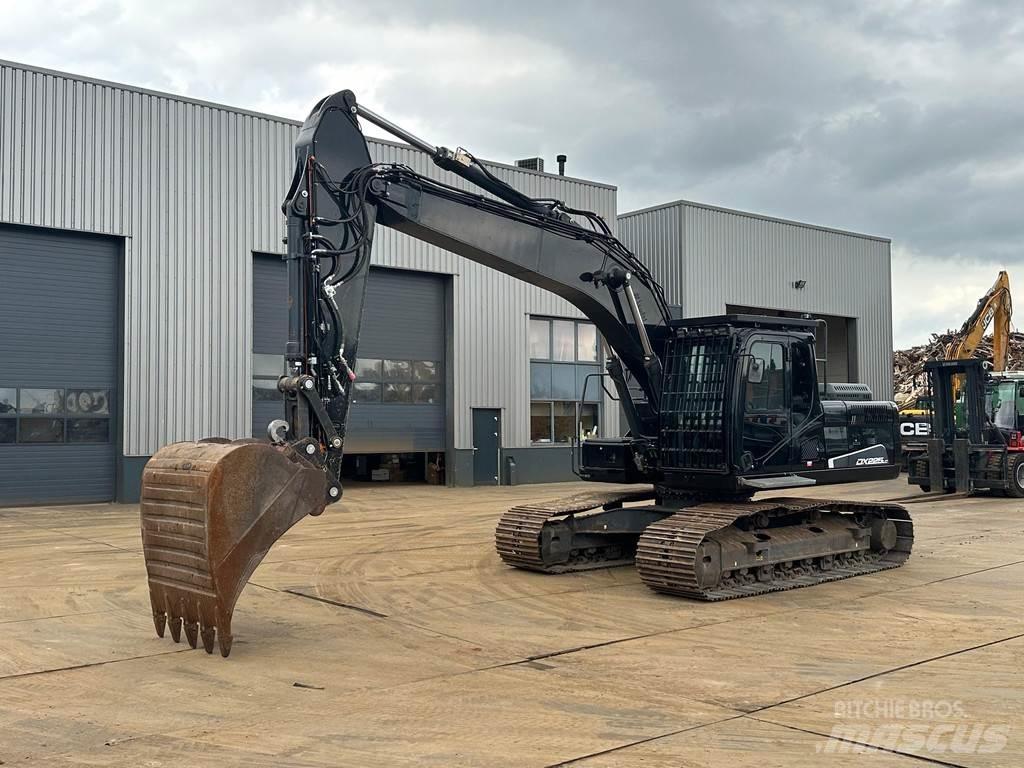 Doosan DX225LC-5 Crawler excavators