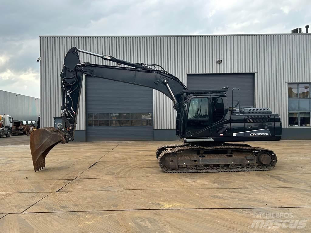 Doosan DX225LC-5 Crawler excavators