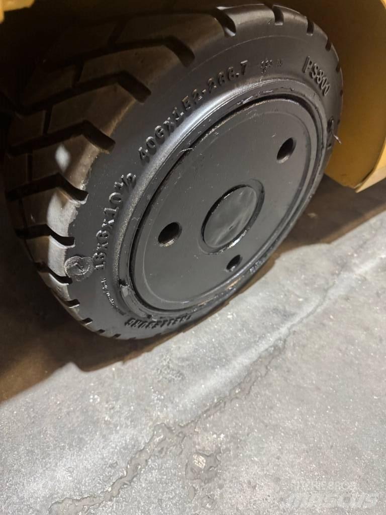 CAT EC30N2 Electric forklift trucks