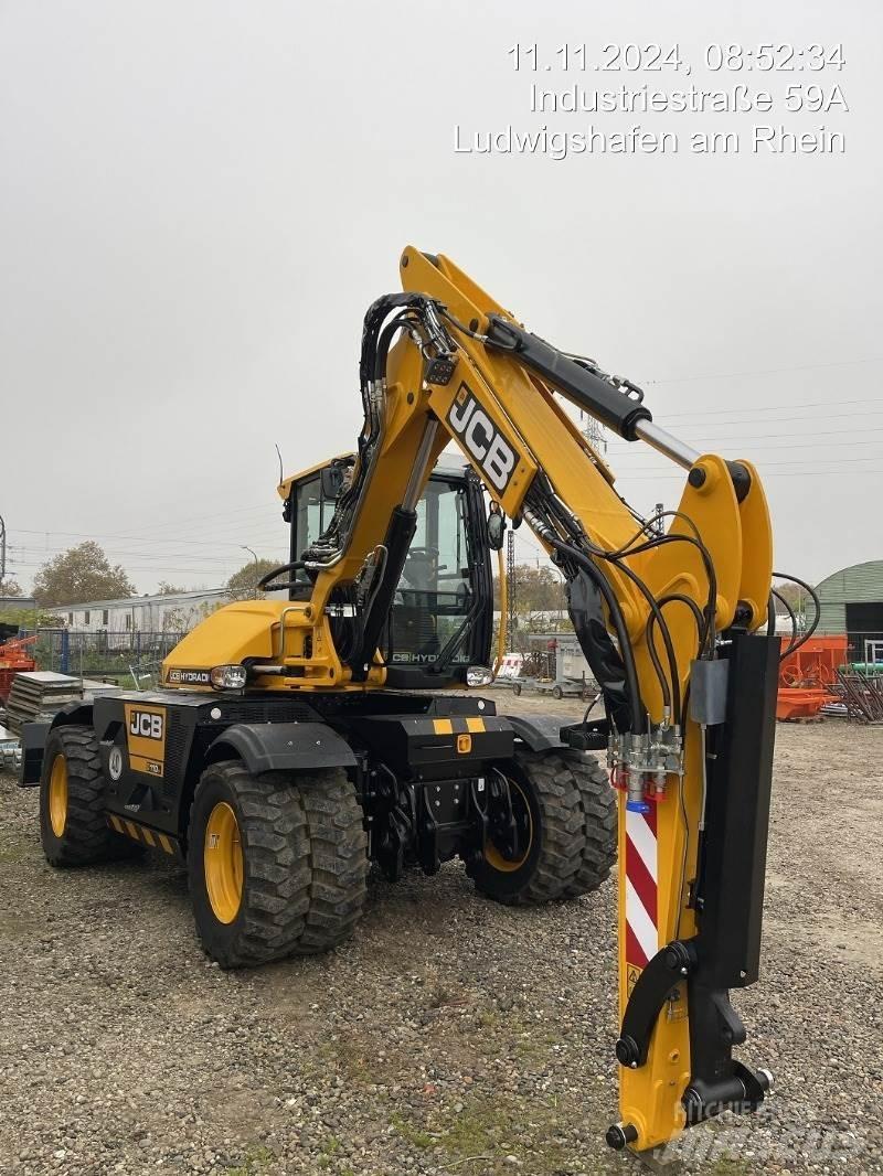 JCB HydraDig 110W Wheeled excavators