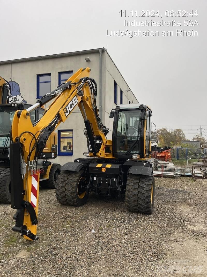 JCB HydraDig 110W Wheeled excavators