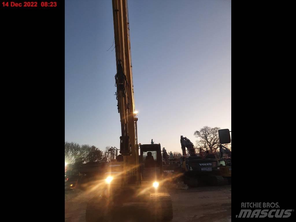 Komatsu PC210LC Long reach excavators