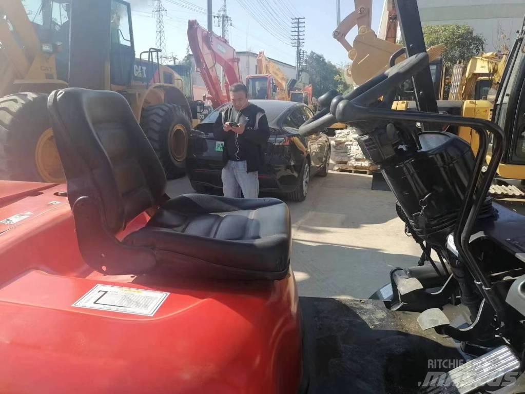Toyota FD 30 Diesel trucks