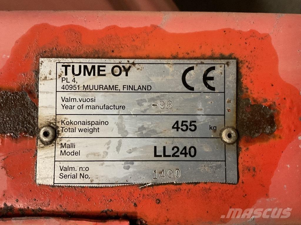 Esko 240 Snow throwers