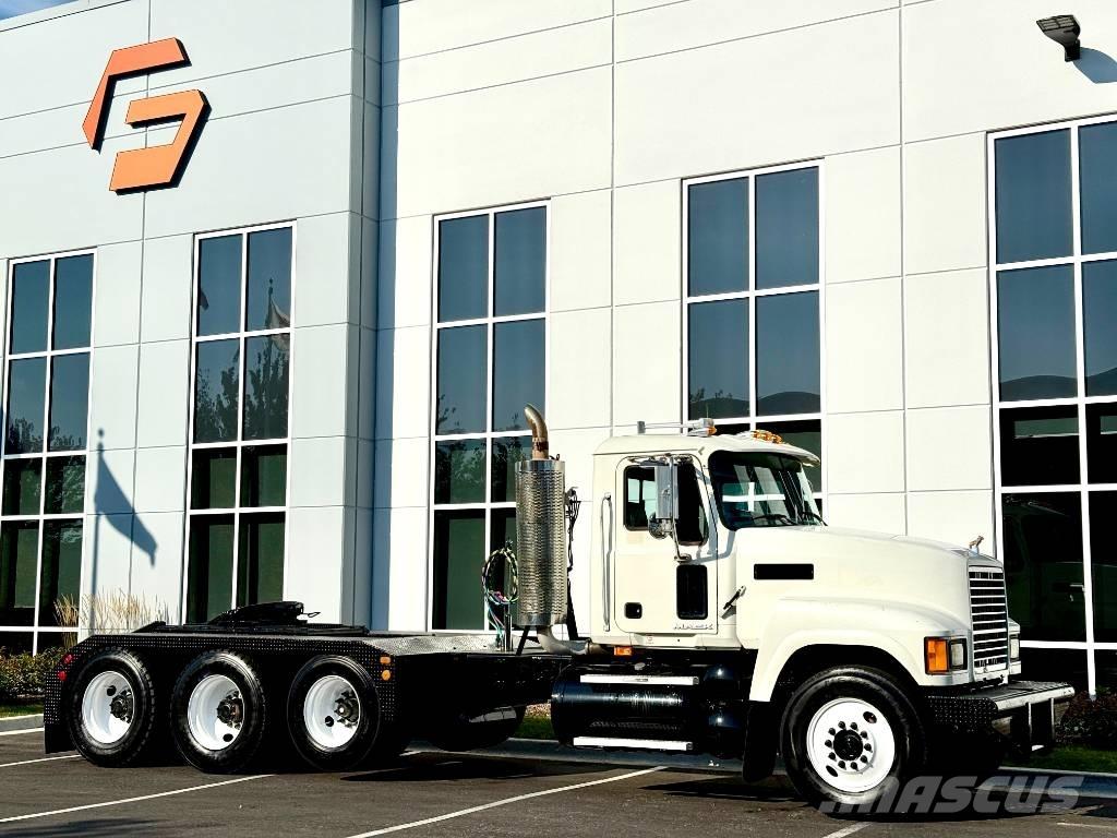 Mack CHU 613 Prime Movers