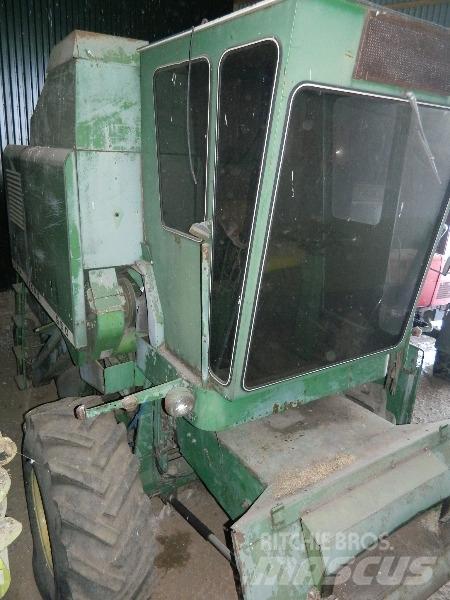 John Deere 960 Combine harvesters