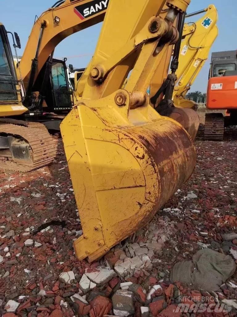 Komatsu PC 210 Crawler excavators