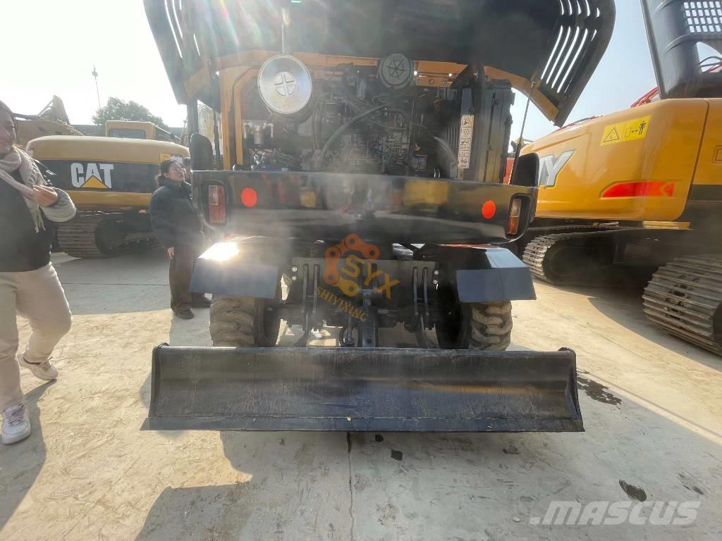 Hyundai 60 W Wheeled excavators