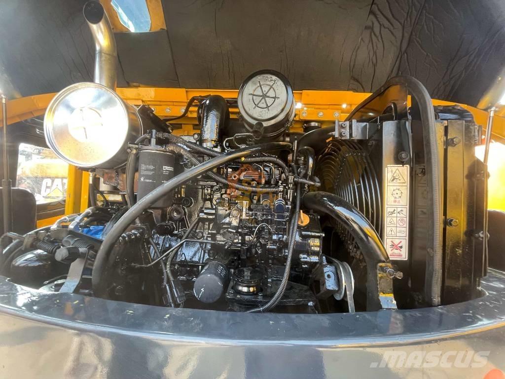 Hyundai 60 W Wheeled excavators