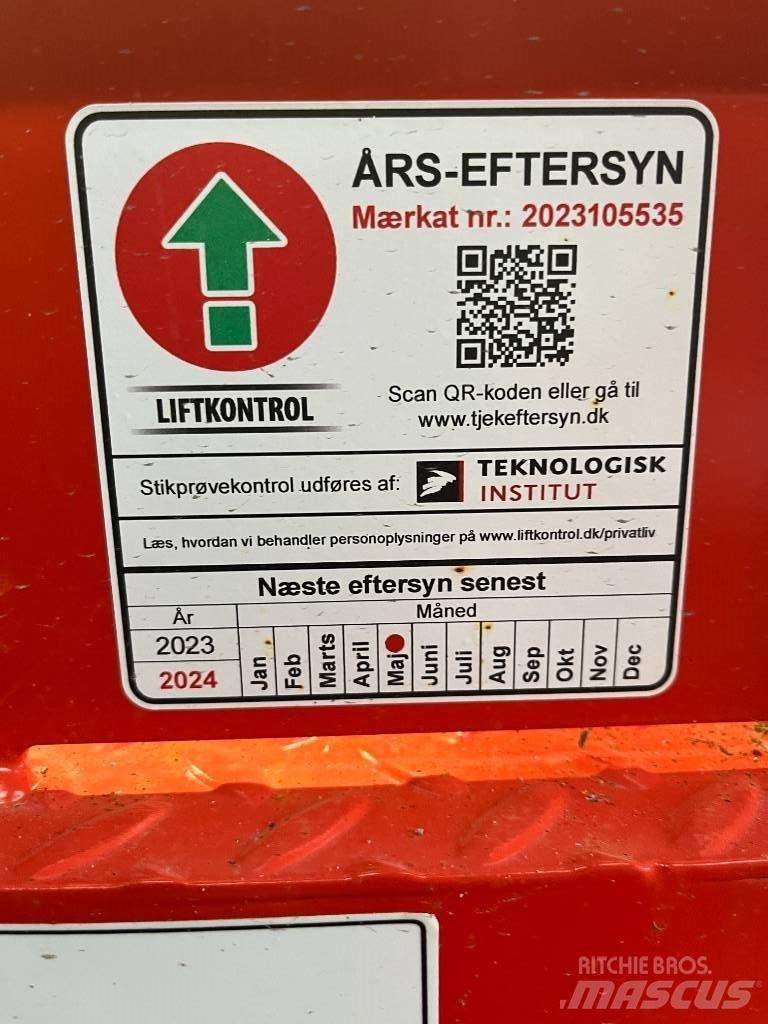 SkyJack SJ 6832 RTE Scissor lifts