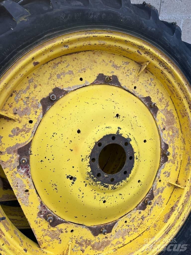 Alliance 230/95R44 Tyres, wheels and rims