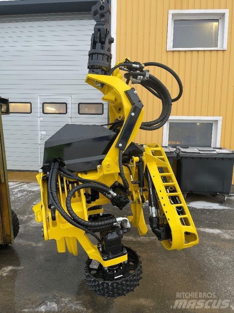 John Deere 758HD Harvester heads