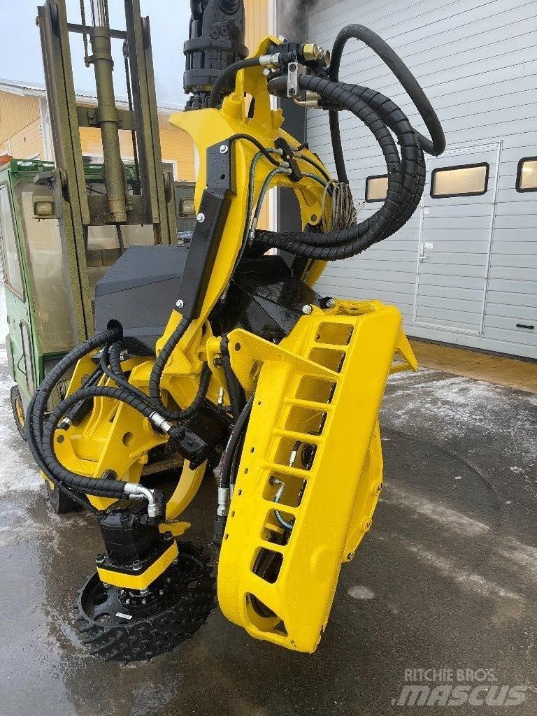 John Deere 758HD Harvester heads