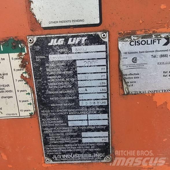 JLG 600AJ Articulated boom lifts