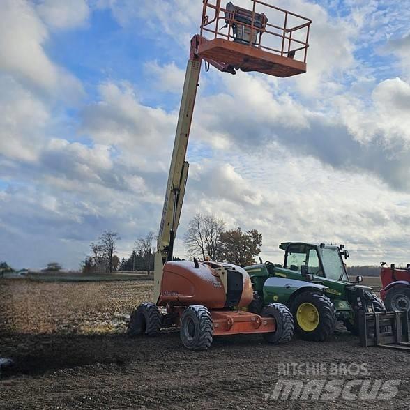 JLG 600AJ Articulated boom lifts
