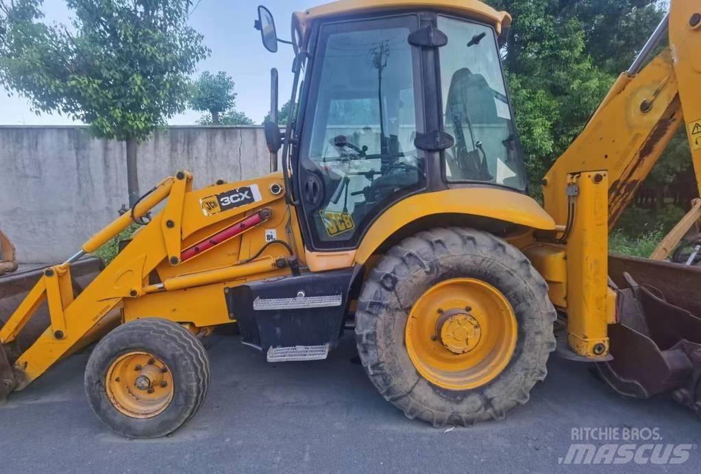 JCB 3 CX Backhoe