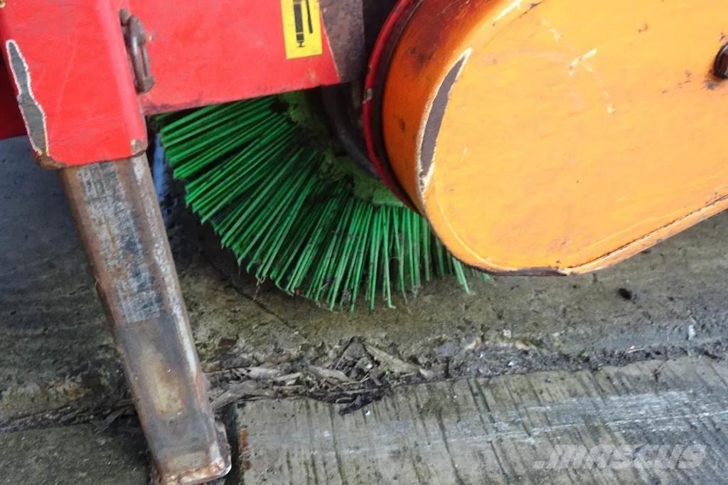 Dücker Veegmachine Sweeper trucks