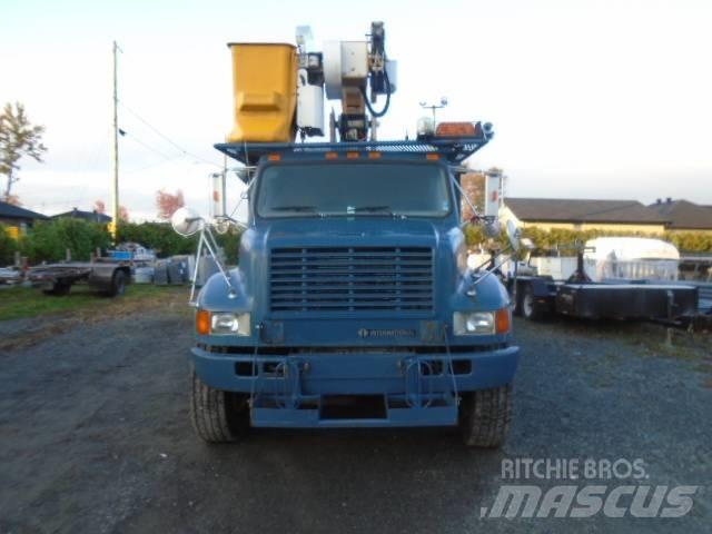 International F 4900 Truck mounted platforms
