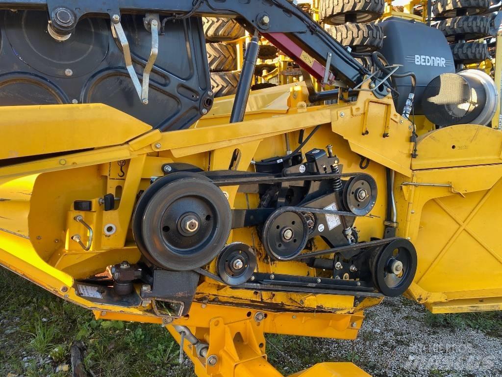 New Holland CX 8.90 Combine harvesters