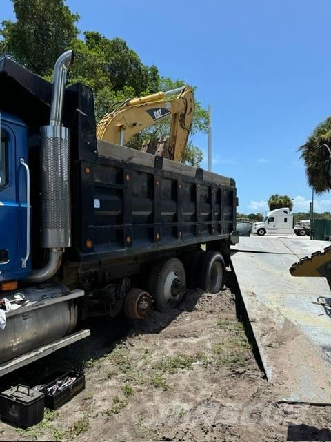 Mack CH613 8x4 2002 Tipper trucks